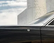 P90629680-rolls-royce-phantom-arabesque-1874px.webp