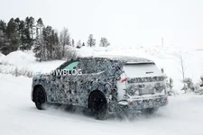 2028-bmw-ix1-nb5-spy-photos-03.webp