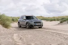 P90528228-mini-countryman-se-all4-10-2023-2250px.webp