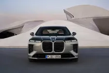 P90636050-bmw-740-xdrive-04-2026-2250px.webp