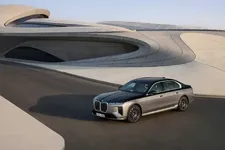 P90636068-bmw-740-xdrive-04-2026-2250px.webp