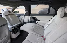 P90636126-bmw-740-xdrive-04-2026-2309px.webp
