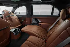 P90636176-bmw-i7-60-xdrive-04-2026-2250px.webp