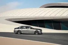 P90636060-bmw-740-xdrive-04-2026-2249px.webp