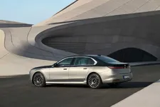 P90636106-bmw-740-xdrive-04-2026-2250px.webp