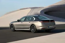 P90636110-bmw-740-xdrive-04-2026-2249px.webp
