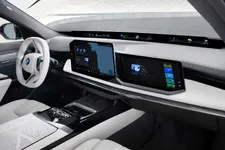 P90636122-bmw-740-xdrive-04-2026-2250px.webp