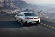 P90636158-bmw-i7-60-xdrive-04-2026-2250px.webp