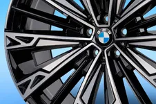 P90636186-wheel-bmw-i7-2249px.webp