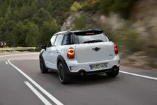 P90055072-mini-countryman-02-2010-2250px.webp