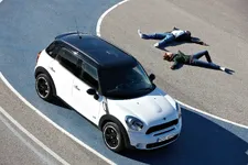 P90055094-mini-countryman-02-2010-2250px.webp