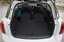 P90055084-mini-countryman-02-2010-2250px.webp
