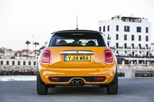 90144675-mini-cooper-s-hatch-mallorca-spain-2250px.webp