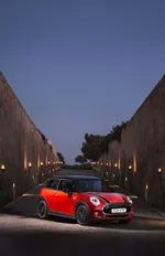 P90144671-mini-cooper-s-hatch-mallorca-spain-974px.webp