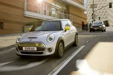 P90357217-the-new-mini-cooper-se-07-19-2249px.webp