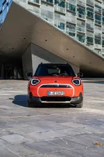 P90577219-mini-aceman-se-11-2024-999px.webp