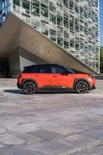 P90577221-mini-aceman-se-11-2024-999px.webp