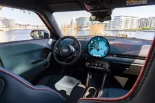 P90577243-mini-aceman-se-11-2024-2250px.webp