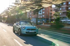 P90588657-mini-cooper-convertible-s-04-2025-2249px.webp