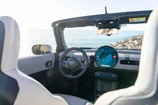 P90588715-mini-cooper-convertible-s-04-2025-2250px.webp