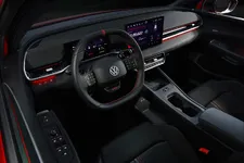 DB2026AU00415_large.webp