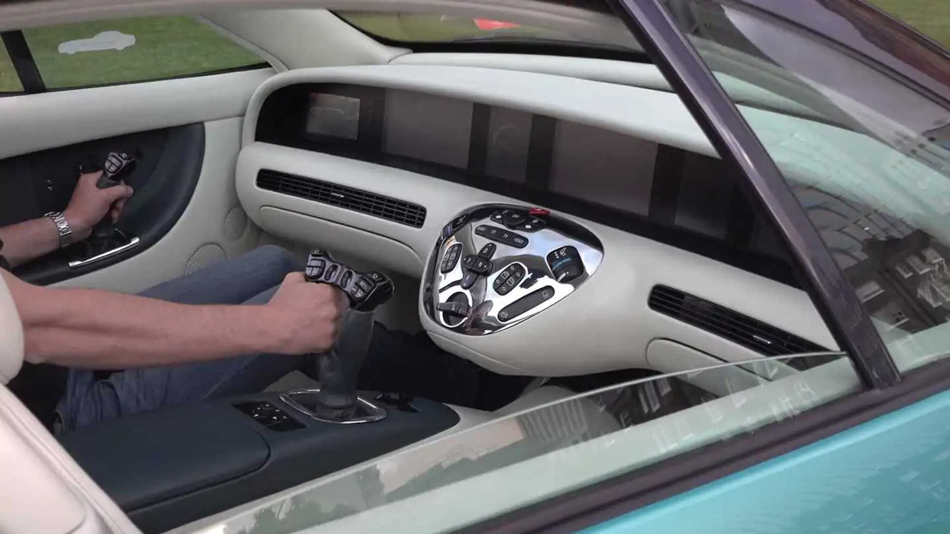 www.motor1.com