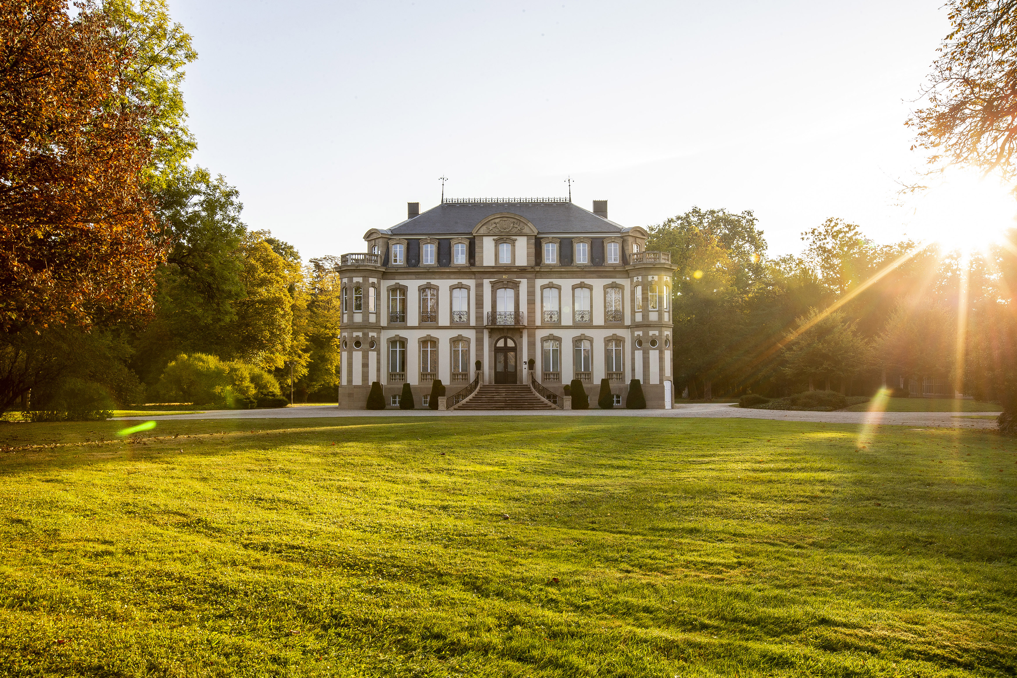 newsroom.bugatti.com